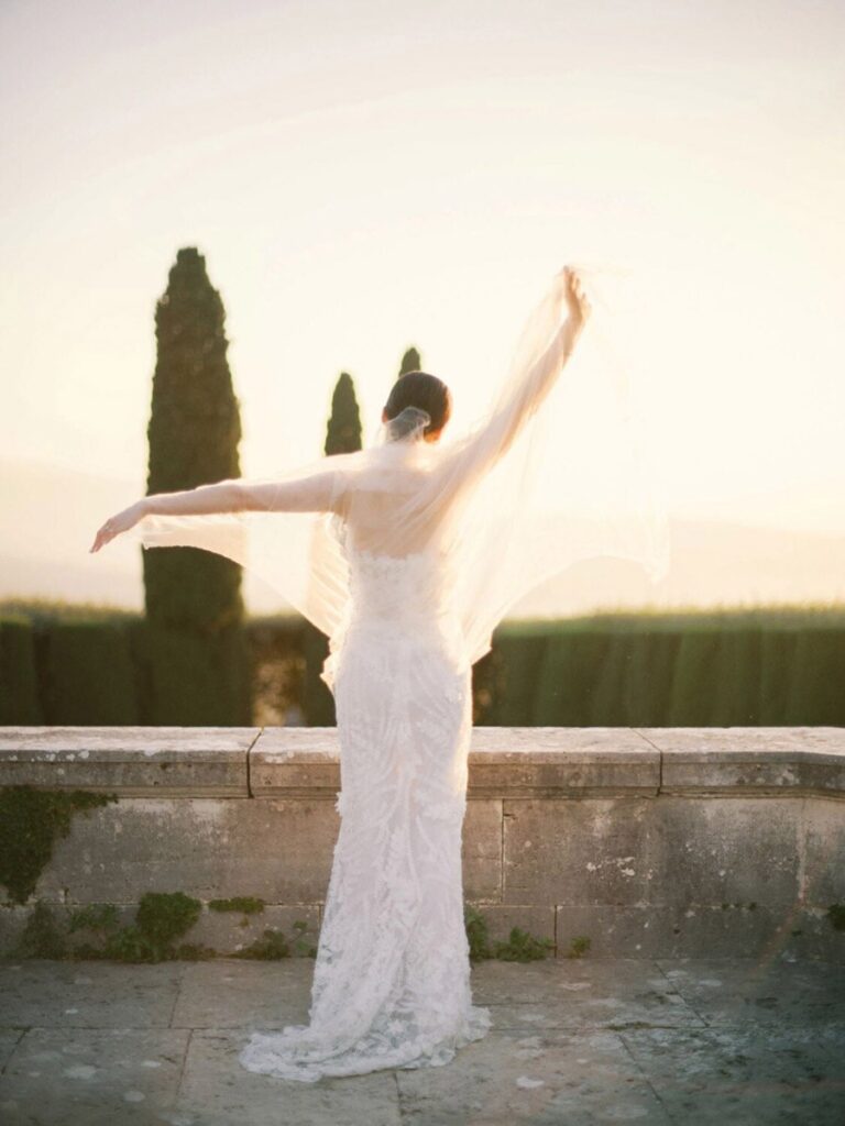 La Foce wedding, bridal portraits dueing sunset